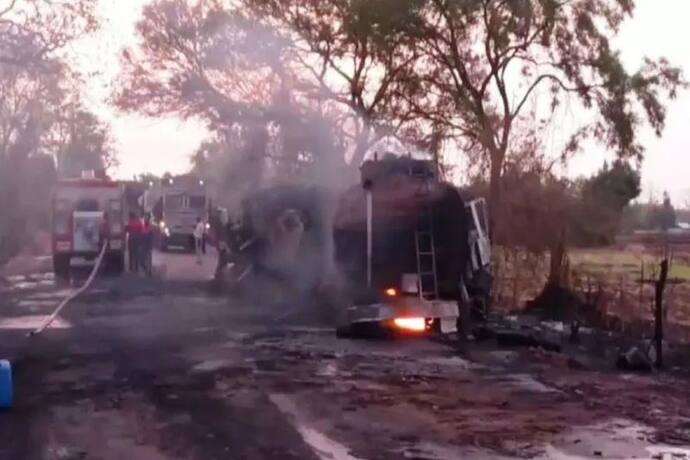 महाराष्ट्र में दिल दहला देने वाला एक्सीडेंट: ट्रक-टैंकर में टक्कर के बाद लगी आग, ड्राइवर-खलासी-मजदूर जिंदा जले