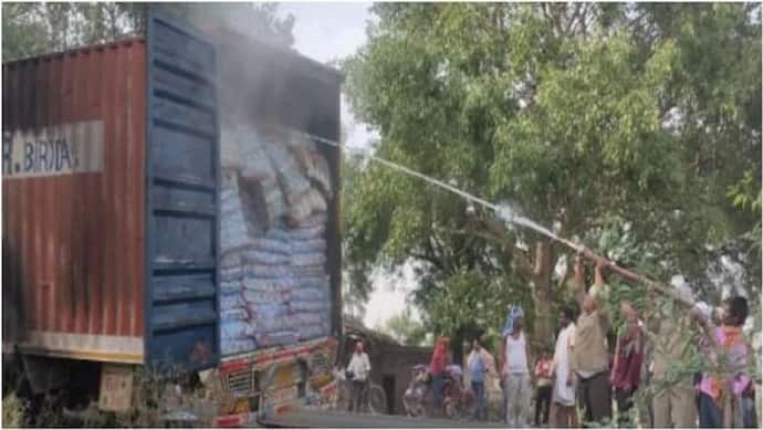  बांदा : हाईटेंशन लाइन की चपेट में आया कुरकुरे से लदा हुआ ट्रक, करेंट लगने से ड्राइवर की हुई मौत