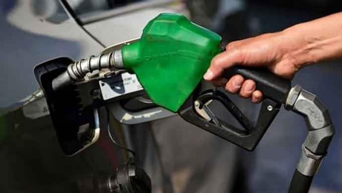 पेट्रोल की कीमतों में 18.50 रुपये तो डीजल में 40.54 रुपये प्रति लीटर की यहां कमी, आधी रात को नई कीमतें लागू