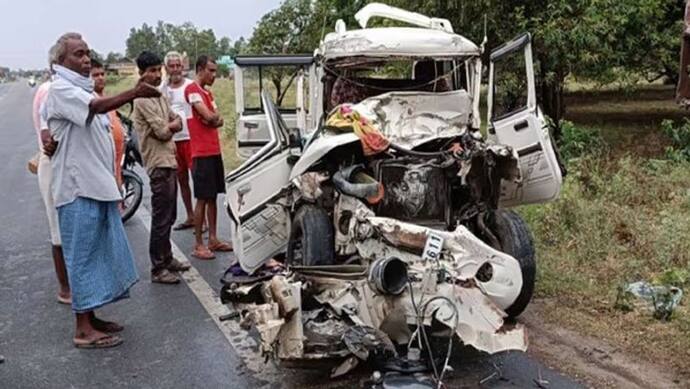 यूपी के सिद्धार्थनगर में भीषण सड़क हादसा, 7 बरातियों की मौत, 4 घायल