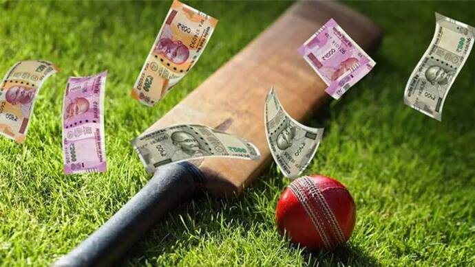 IPL से अमीर बना दूंगा...24 परिवारों को पोस्ट मास्टर ने बनाया कंगाल, लगाया 1 करोड़ का चूना