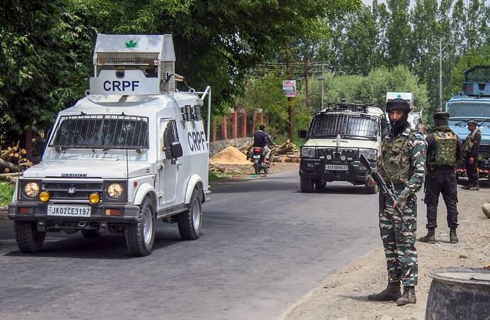 Jammu Kashmir में तीन आतंकवादियों को सुरक्षाबलों ने किया ढेर, शिक्षिका रजनी बाला का हत्यारा भी मारा गया
