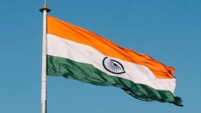 यूपी सरकार की सकारात्मक सोच से जगेगा राष्ट्रप्रेम,  गोरखपुर में लहराएंगे 5.3 लाख झंडे