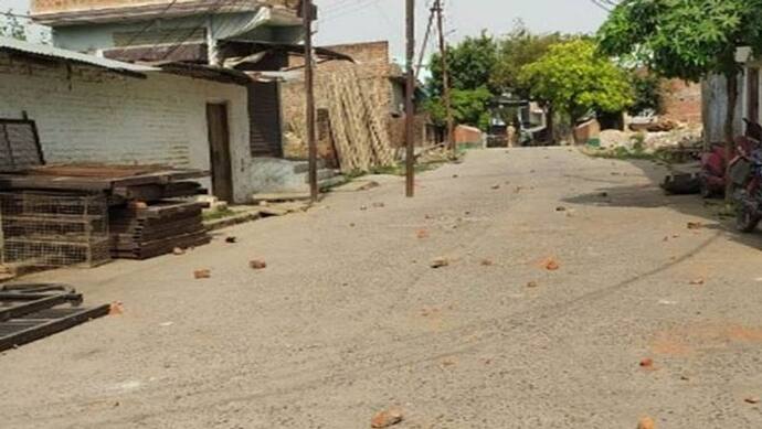अंबेडकरनगर में पुलिस पर पथराव, एआईएमआईएम के जिलाध्यक्ष को हिरासत में लिया गया
