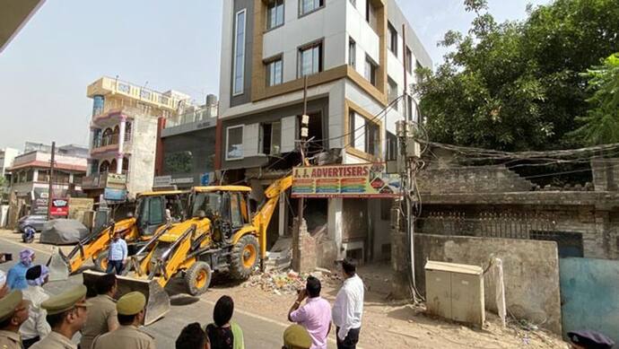 कानपुर हिंसा के मास्टर माइंड हयात के रिश्तेदार की अवैध संपत्ति पर चला बुलडोजर