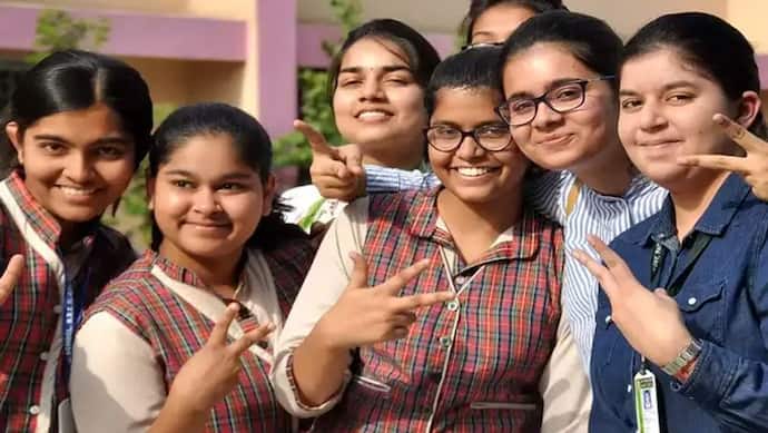 HBSE 12th Result Topper: CM के गांव की काजल ने किया टॉप, तीनों संकाय में संयुक्त रूप से टॉपर बनीं 5 लड़कियां