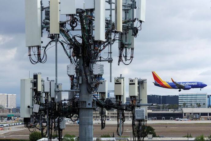 FAA ने अमेरिकी एयरलाइंस को कहा- 5G नेटवर्क से रहें सतर्क, हो सकती है कोई भी तकनीकी खराबी'