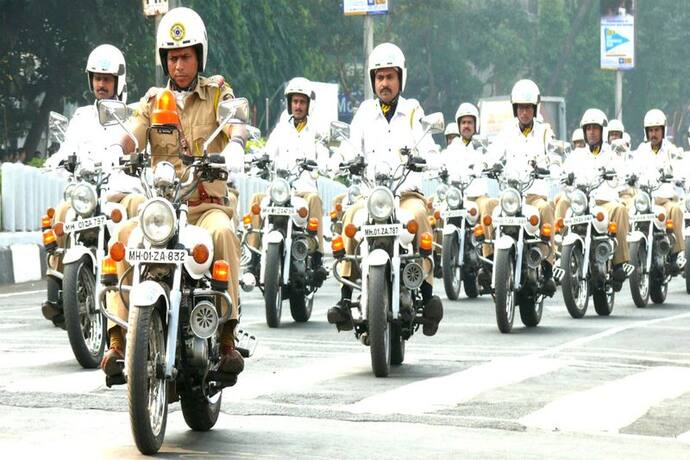 काम की खबर : मुंबई ट्रैफिक पुलिस की अपील- बाइक खरीदते समय डीलर्स से मांगे हेलमेट, यह बिल्कुल फ्री