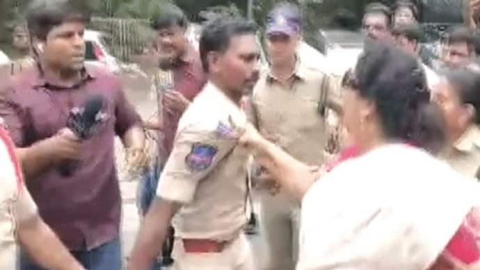 हैदराबाद में कांग्रेस नेता रेणुका चौधरी ने पकड़ा पुलिस वाले का कॉलर, केस हुआ दर्ज