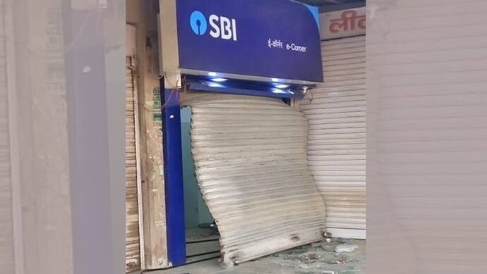 राजस्थान में लुटेरों का लगा जैकपॉट! ATM में सुबह 35 लाख कैश रिफील, रात में बोलेरो से बांध उखाड़ ले गए