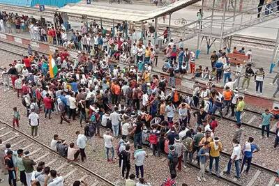 Agnipath protest in Haryana : हरियाणा में तोड़फोड़ करने वालों पर होगा एक्शन, गुरुग्राम में धारा 144 लागू