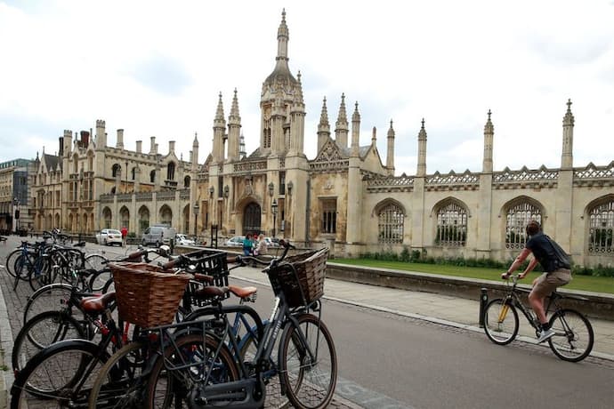 Cambridge University में करना चाहते हैं पढ़ाई, नहीं हो पा रहा फीस का जुगाड़ तो इन स्कॉलरशिप से पूरा होगा सपना