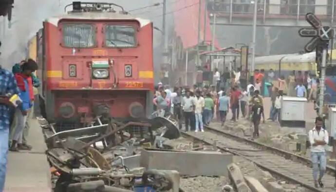 बिहार में नहीं थम रहा अग्निपथ पर बवाल: 362 ट्रेन को किया रद्द, जनशताब्दी-तेजस जैसी कई सुपरफास्ट को रोका गया