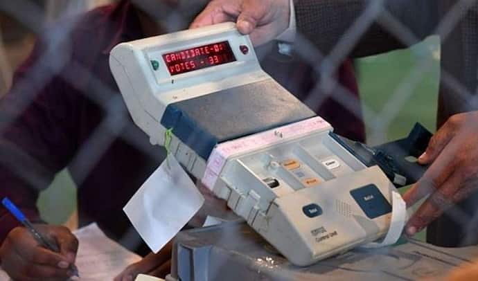 गुजरात में 2017 में 5 लाख वोटर्स ने दबाया था नोटा.. जानिए ये बटन किस पार्टी के लिए पड़ता है भारी  