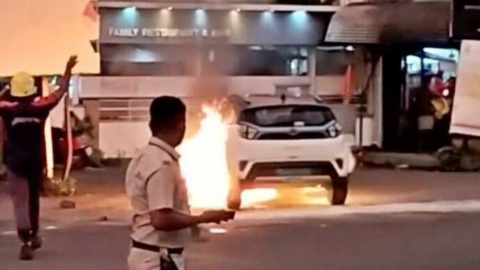 TATA Nexon EV Fire: मुंबई की सड़क पर धू-धू कर जली देश की बेस्ट सेलिंग इलेक्ट्रिक कार, थम गया ट्रैफिक