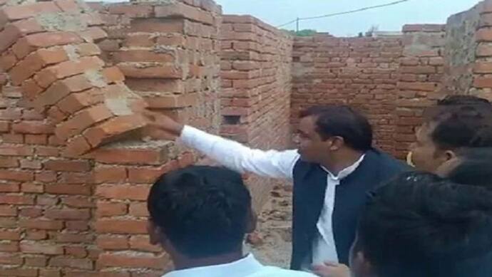 निर्माणाधीन इंजीनियरिंग कॉलेज की दीवार गिराना सपा विधायक को पड़ा भारी, 51 लोगों के खिलाफ केस दर्ज 