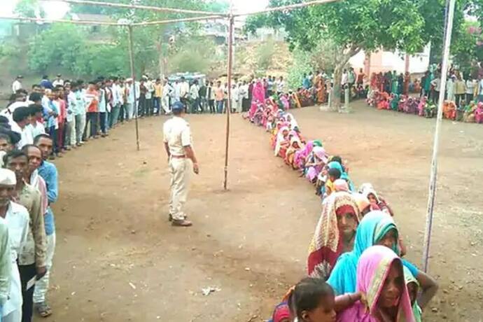 MP Panchayat Chunav 2022: पहले फेज के चुनाव में वोटर्स ने दिखाया उत्साह, भिंड में हुआ उपद्रव