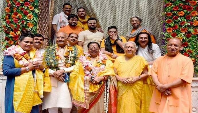 ठाकुर बांकेबिहारी को अपलक निहारते रहे राष्ट्रपति रामनाथ कोविंद, राज्यपाल और सीएम योगी भी रहे मौजूद