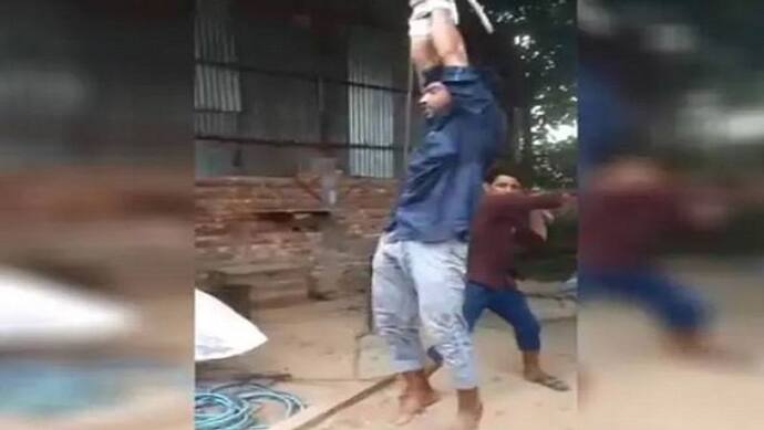 सहारनपुर में युवक को लटकाकर पीटने का वीडियो वायरल, लोगों ने दो घंटे तक जमकर बरसाए लाठी-डंडे