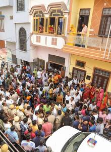 उदयपुर हत्याकांड: कन्हैयालाल की अंतिम यात्रा में शामिल हुए हजारों लोग, पत्नी की मांग- हत्यारों को मिले फांसी