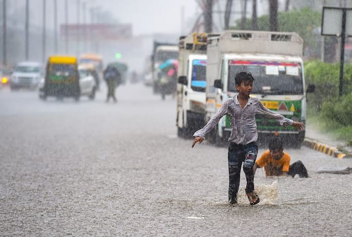 Monsoon Alert:आखिर दिल्ली-NCR में मानसून की एंट्री, जानिए क्या कहता है मौसम विभाग, ये है पूरी डिटेल्स