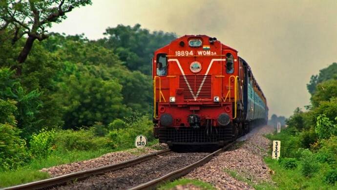 जोधपुर में आई बाढ़ के जलजले का असर रेलवे यातायात पर भी, कई ट्रेने हुई कैंसिल, यात्रा से पहले जाने शेड्यूल..