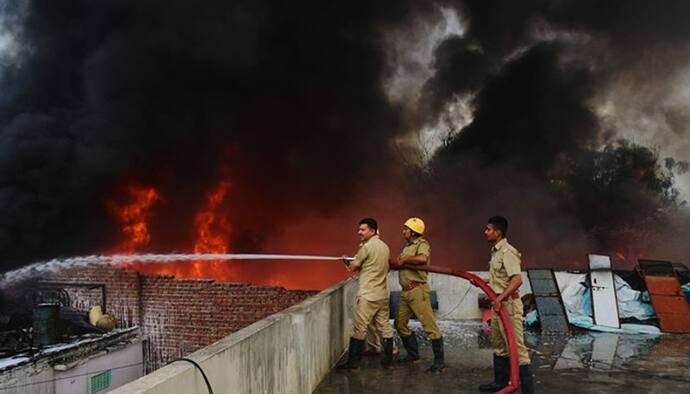 केमिकल फैक्टी में भयंकर आग से थर्राया जयपुर, 15 गाड़ियों ने लगाए 100 फेरे...लपटों को देख चीखते रहे लोग
