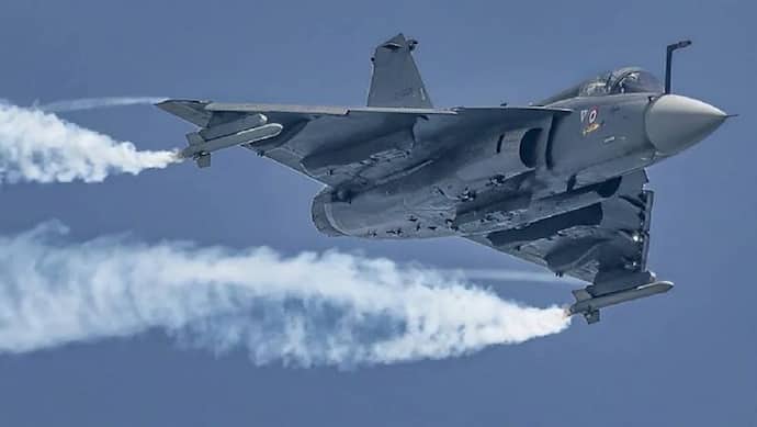 भारत से लड़ाकू विमान तेजस खरीदने की दिशा में बढ़ रहा मलेशिया, चीन और रूस के इन विमानों से है टक्कर