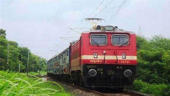 Indian Railway: 8 नवंबर को कैंसिल हुईं 131 ट्रेन, यात्रा से पहले यहां देखें पूरी लिस्ट
