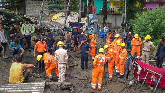 हिमाचल प्रदेशः शुरुआती मानसून में 40 की मौत, अब कुल्लू में फटा बादल-बह गए लोग, घर और कैंपिंग साइट