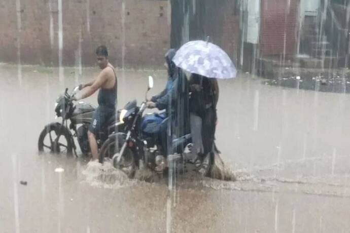 राजस्थान में दो दिनों तक भारी बारिश का अलर्ट, कई जिलों में बन सकती है बाढ़ की स्थिति