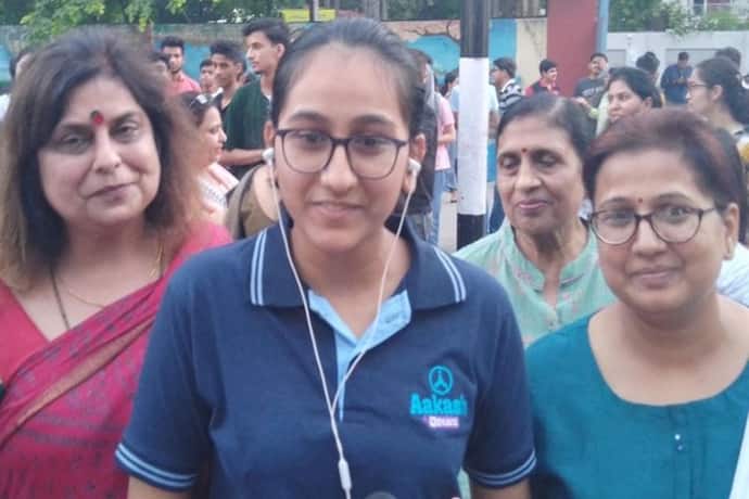 ICSE 10th Result 2022 : डॉक्टर बनना चाहती हैं ऑल इंडिया टॉपर अनिका गुप्ता, बताया कैसे बनी नंबर-1