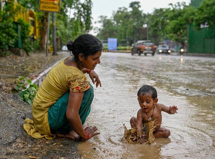 Monsoon Update: जिन राज्यों में अभी बाढ़ का पानी पूरी तरह उतरा भी नहीं है, वहां फिर भारी बारिश का अलर्ट
