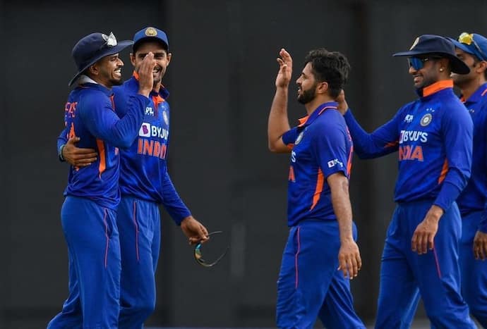 Ind vs West indies ODI:  रोमांचक मुकाबले में टीम इंडिया की जीत, आखिरी ओवर में 15 रन नहीं बना पाए कैरिबियाई  