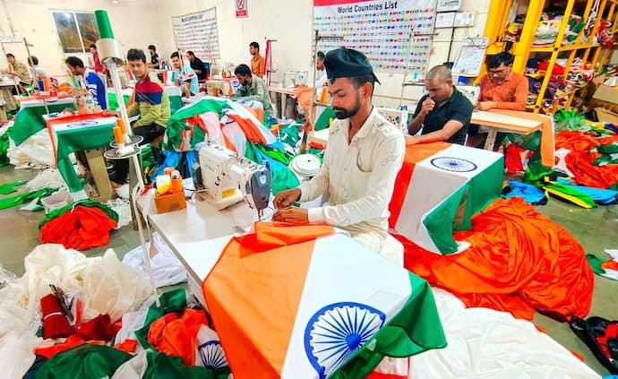 आजादी का अमृत महोत्सव: 'हर घर तिरंगा' अभियान से बढ़ेगी झंडे की बिक्री लेकिन ये नियम हर किसी को जान लेना चाहिए