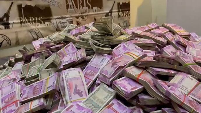 ईडी ने पार्थ चटर्जी की करीबी अर्पिता मुखर्जी के एक और फ्लैट से बरामद किए 20 करोड़ रुपए, 3kg सोना भी मिला