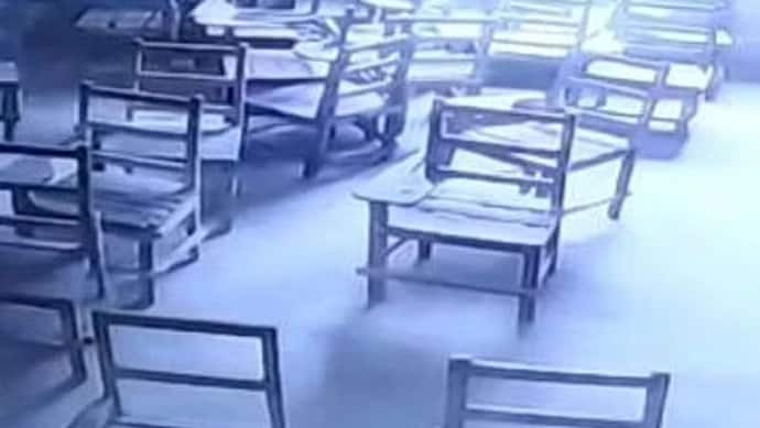 हाथरस: सरकारी स्कूल में लापरवाही के बाद 10 कर्मचारियों पर गिरी गाज, जा सकती थी मासूम की जान