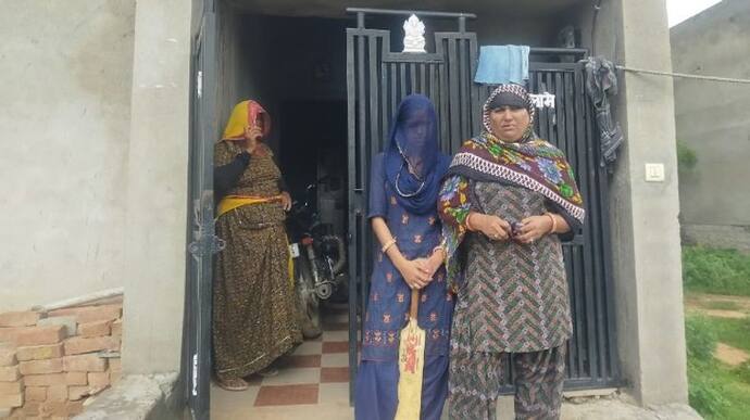  जयपुर की मर्द पुलिस! सिविल ड्रेस में घरों में घुसे...महिलाओं को बल्ले से पीटा, जो बचाने आया उसे भी मारे डंडे