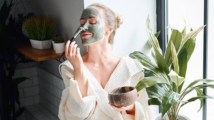 Facials for glowing skin, face pack