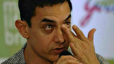सालों पहले हुई उस बेइज्ज़ती को आज भी नहीं भूले आमिर खान, एक बार फिर याद कर रो पड़े