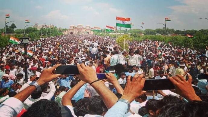 वही हुआ जिसका अशोक गहलोत को डर था, हजारों समर्थकों के साथ जयपुर पहुंचें किरोड़ी लाल मीणा
