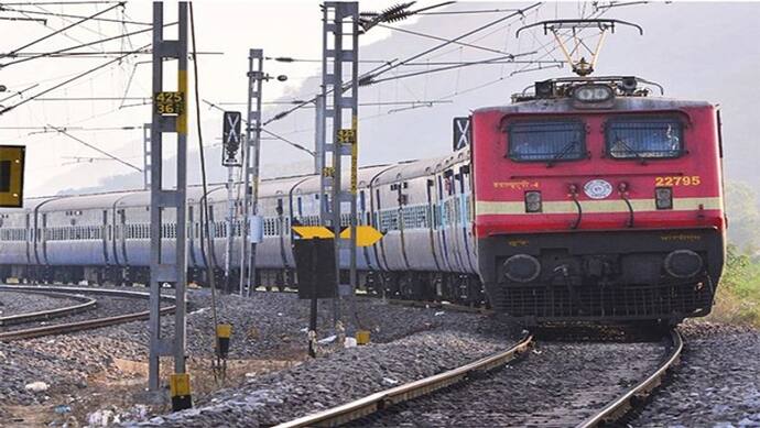 राजस्थान में 2 दिन बाद रेलवे की स्पीड में हो रहा है बदलाव, ट्रेन न हो मिस इसके लिए पहले से कर ले ये तैयारी