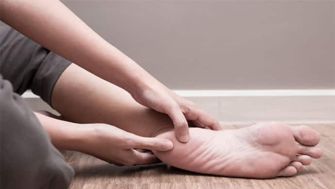 आपके पैर बताते हैं कितने स्वस्थ हैं आप, इन चीजों को ना करें नजरअंदाज
