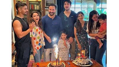 सैफ अली खान ने परिवार संग मनाया 52वां जन्मदिन, देखें घर के अंदर की तस्वीरें