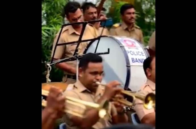 जन्माष्टमी पर मुंबई पुलिस ने मच गया शोर.. गाने पर बजाया अद्भुत बैंड, आपने सुना क्या 