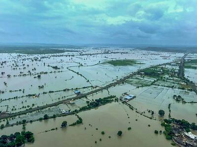 MP में हालात बेकाबू: बाढ़ की चपेट में 200 से ज्यादा गांव, खतरे के निशाने से ऊपर नादियां, फोटो में देखें तबाही 