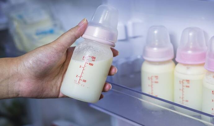 OMG! ब्रेस्ट फीडिंग के बाद भी हर दिन 3 लीटर दूध स्तन से निकालती है 33 साल की महिला