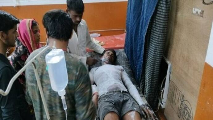फिरोजाबाद: पत्नी से विवाद के बाद युवक ने उठाया खौफनाक कदम, पीड़ित को अस्पताल में करवाया गया भर्ती