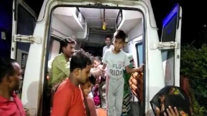 अलीगढ़: सरकारी स्कूल में गेट बंद कर बच्चों को जबरन लगाई गई वैक्सीन, 50 की बिगड़ी तबीयत