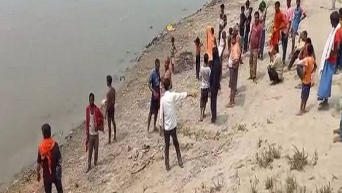 मूर्ति विसर्जन के दौरान हुआ बड़ा हादसा, गंगा नदी में डूबे तीन युवक, घंटों बाद मिले शव 